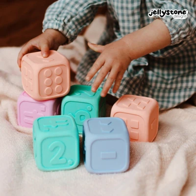 Kostki Edukacyjne, guma balonowa i brzoskwiniowa, Jellystone Designs | Pan Piksel