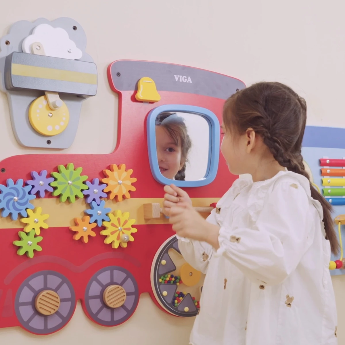 VIGA Drewniana Tablica Sensoryczna-Manipulacyjna EDU Pociąg | Pan Piksel