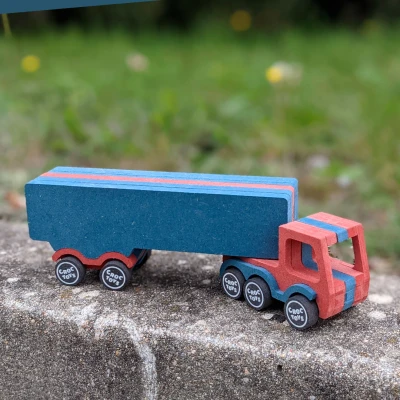 CROC TOYS DIY Drewniany pojazd: Rémy | Pan Piksel