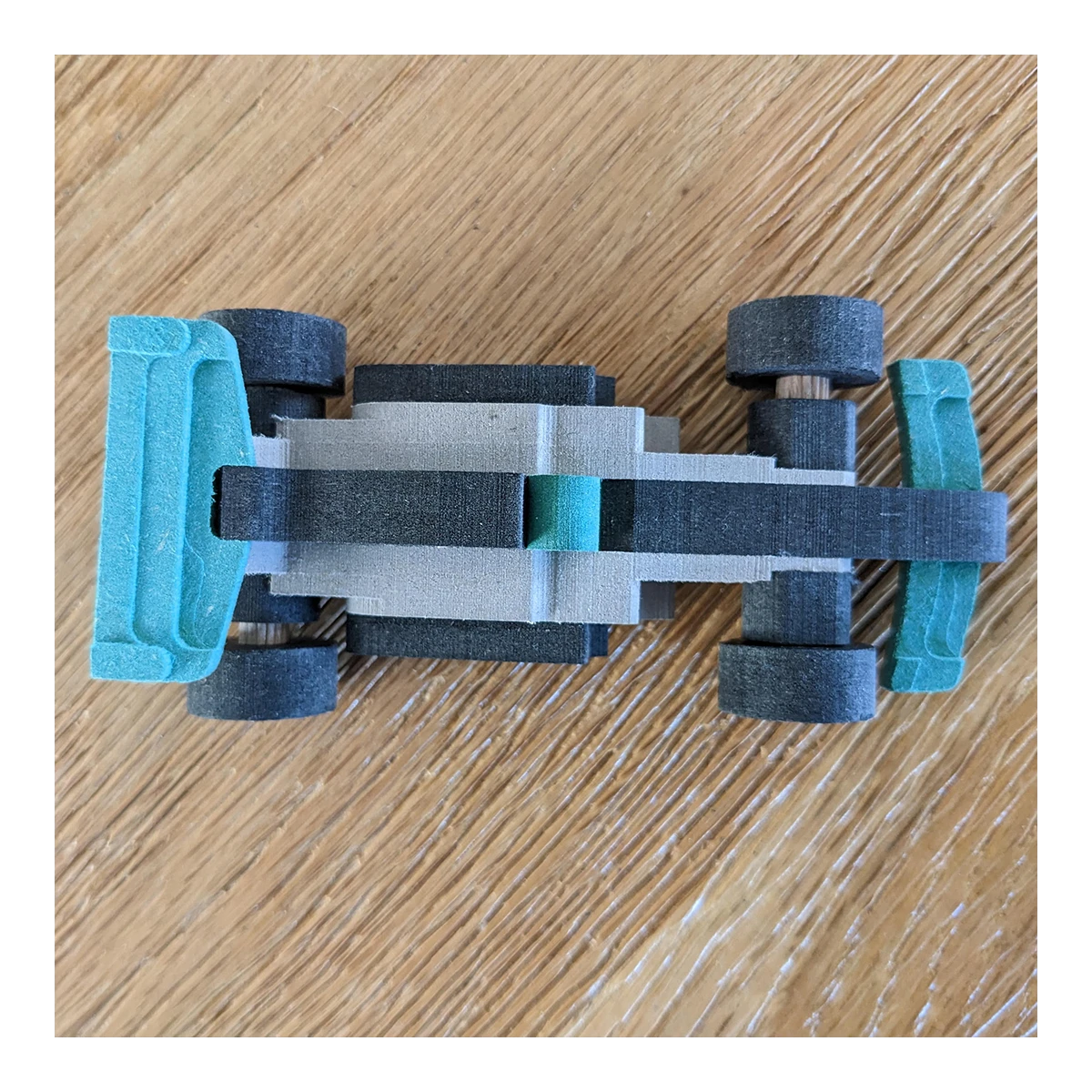 CROC TOYS DIY Drewniany pojazd: 1 x Formuła | Pan Piksel