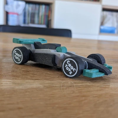 CROC TOYS DIY Drewniany pojazd: 2 x Formuła | Pan Piksel