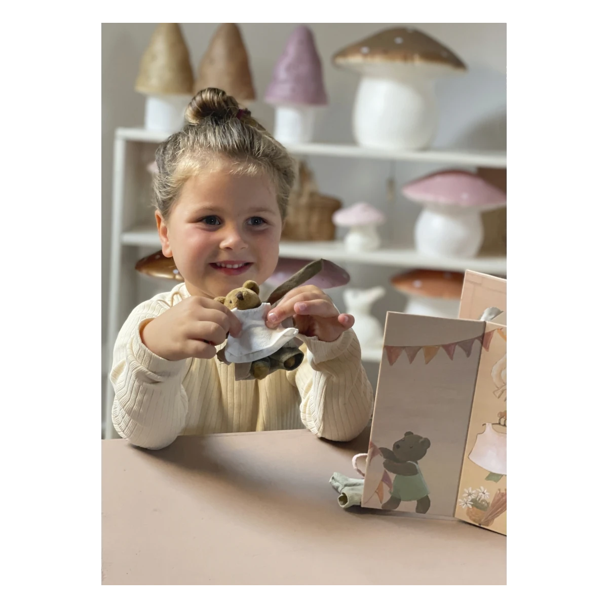 Garderoba z misiem Egmont Toys | Pan Piksel