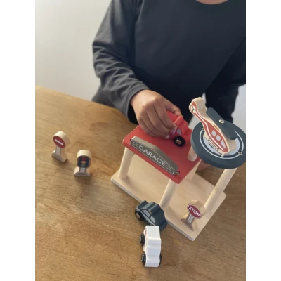 EGMONT TOYS Drewniany garaż z samochodami | Pan Piksel