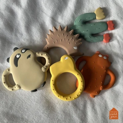 MAISON PETIT JOUR Gryzak dla dzieci Jeżyk | Pan Piksel