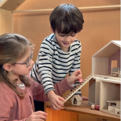 EGMONT TOYS Drewniany modułowy domek dla lalek | Pan Piksel