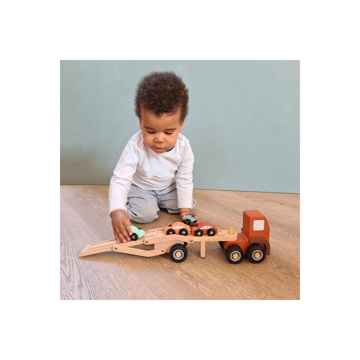 EGMONT TOYS Drewniana ciężarówka transportowa | Pan Piksel