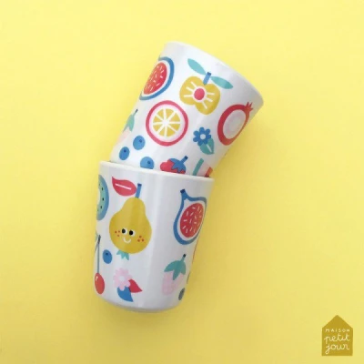 MAISON PETIT JOUR Mały kubek do napojów dla dziecka Tutti Frutti | Pan Piksel