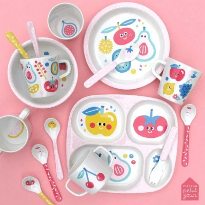 MAISON PETIT JOUR Mały kubek do napojów dla dziecka Tutti Frutti | Pan Piksel