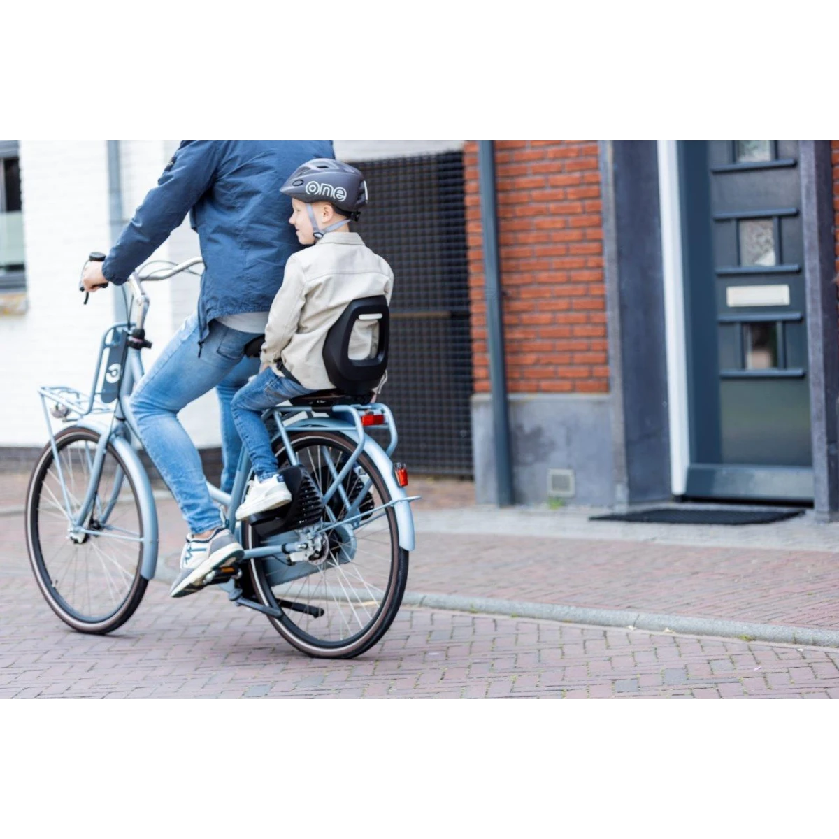BOBIKE Fotelik rowerowy Junior ONE black/dark grey | Pan Piksel