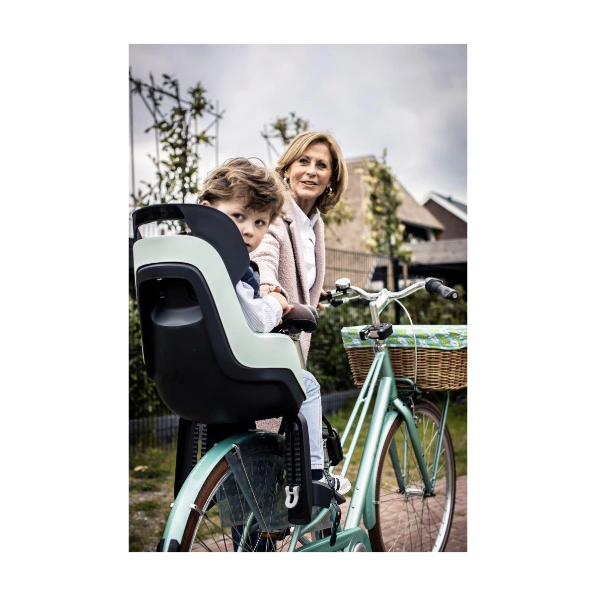 Fotelik rowerowy GO na bagażnik Bobike | Pan Piksel