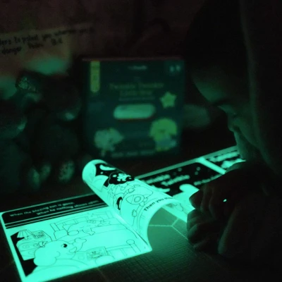 HeyDoodle Książeczka Silikonowa Świecąca w Ciemności - Twinkle Twinkle Little Star | Pan Piksel