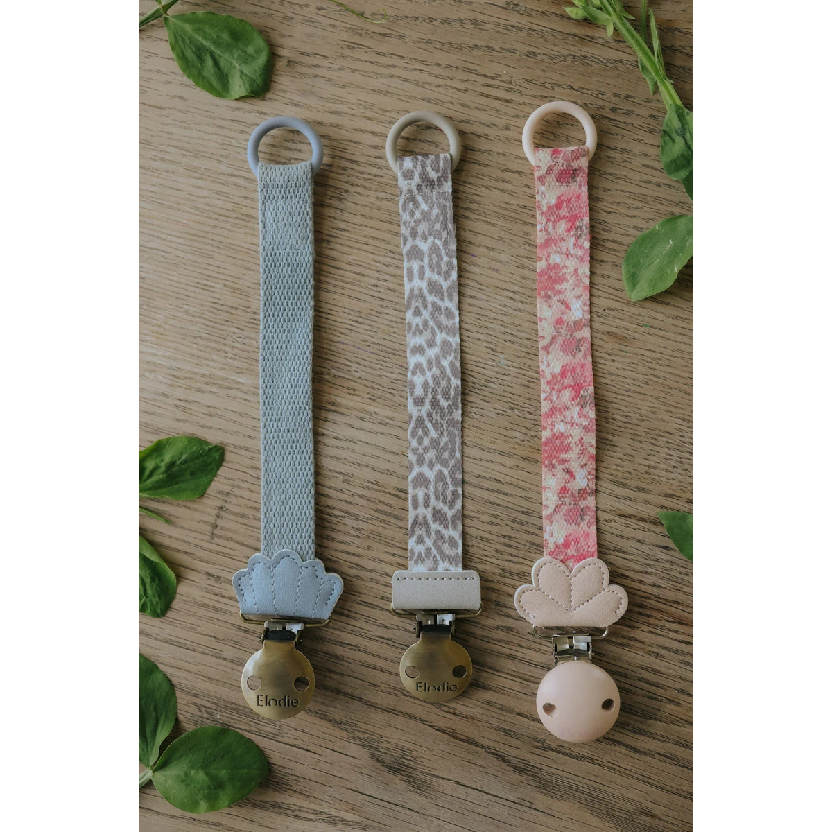 Elodie Details drewniana zawieszka do smoczka river rose | Pan Piksel