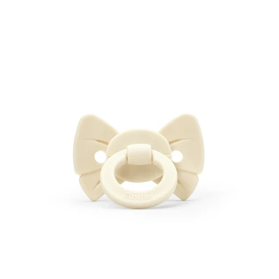 Elodie Details smoczek silikonowy Binky Bow 0-6m oat white | Pan Piksel