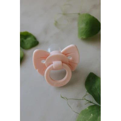 Elodie Details smoczek silikonowy Binky Bow 0-6 m misty pink | Pan Piksel