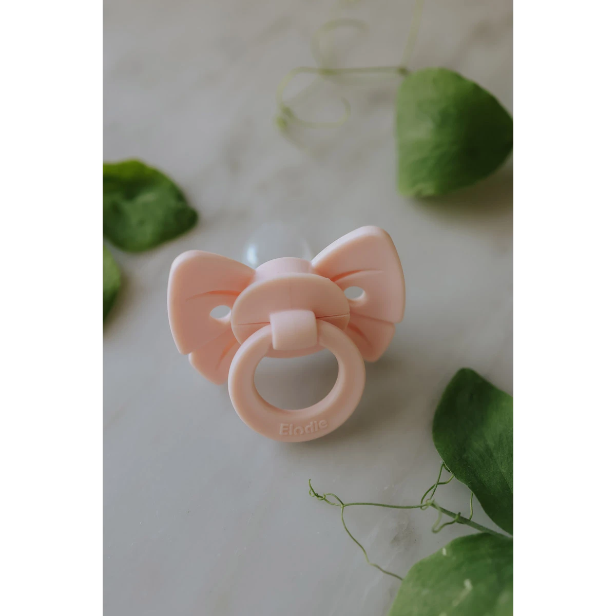 Elodie Details smoczek silikonowy Binky Bow 0-6 m misty pink | Pan Piksel