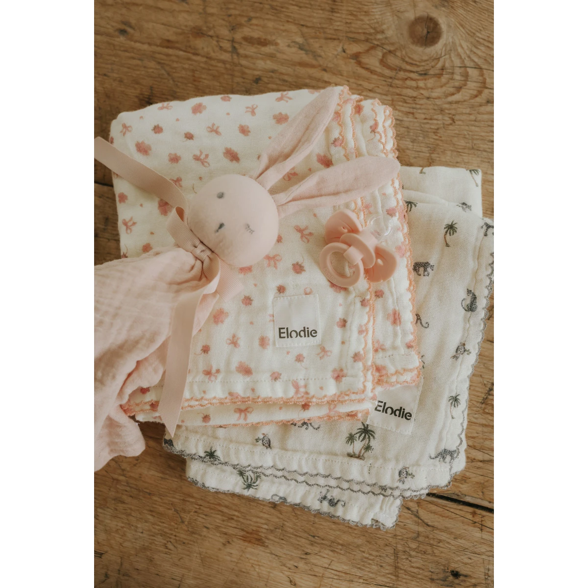 Elodie Details smoczek silikonowy Binky Bow 0-6 m misty pink | Pan Piksel