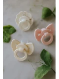 Elodie Details smoczek silikonowy Binky Bow 0-6m oat white | Pan Piksel