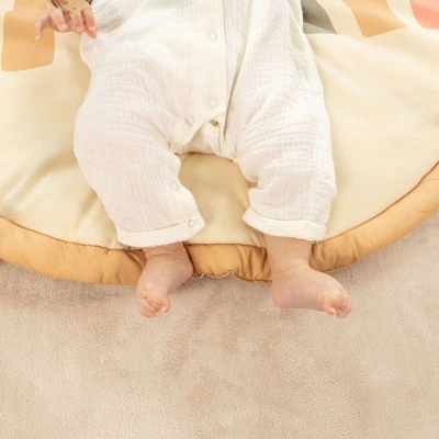 HAKUNA MATTE Mata edukacyjna z zabawkami dla niemowląt Baby Activity Gym 85 cm Tęczowa Dżungla | Pan Piksel