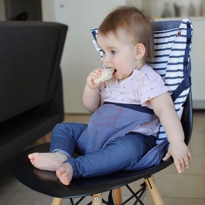 BABY TO LOVE Nakładka na krzesło niebieskie paski | Pan Piksel