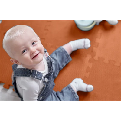 Baby Dan – mata piankowa do zabawy mocca | Pan Piksel