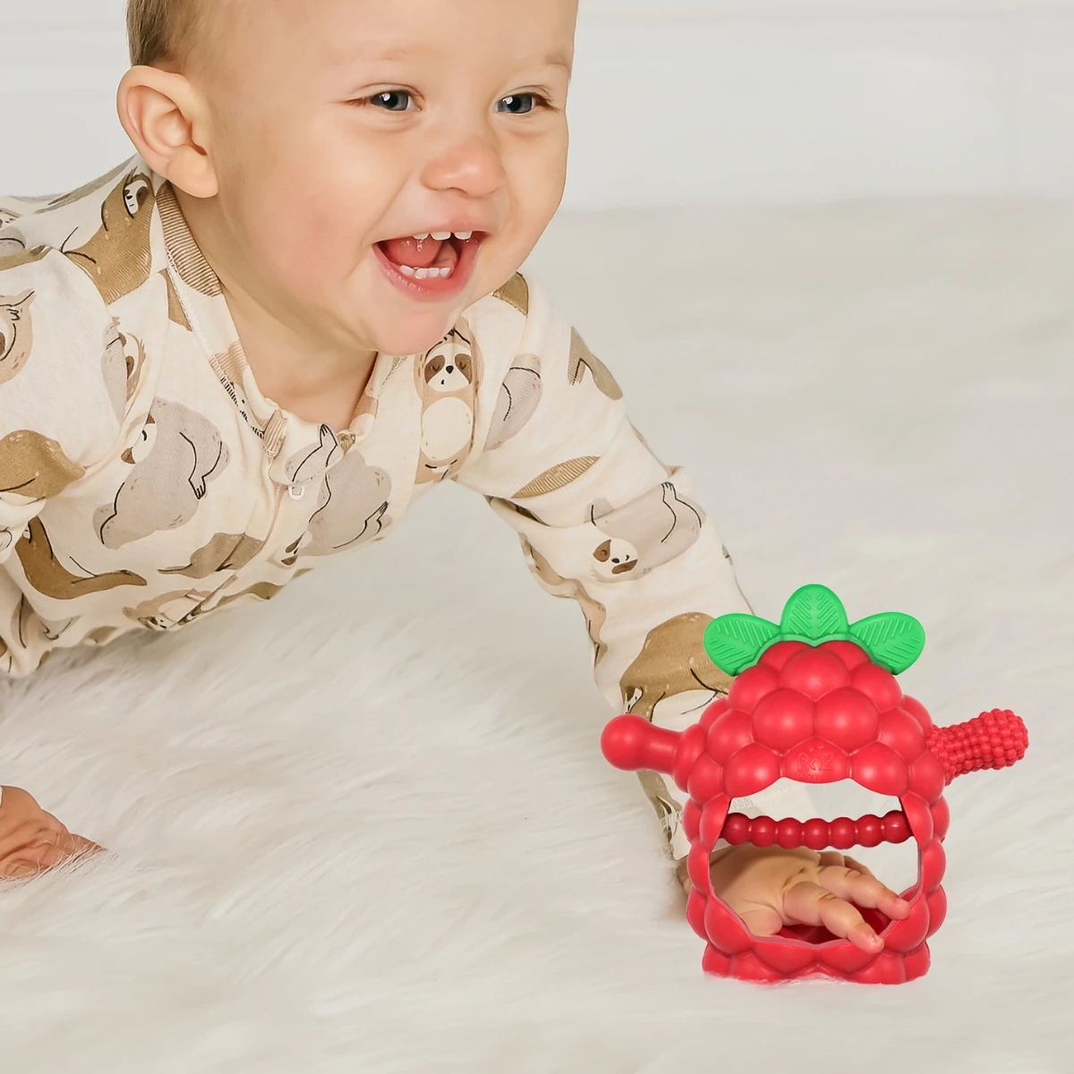 RAZBABY Gryzak silikonowy Razberry Grip czerwony | Pan Piksel