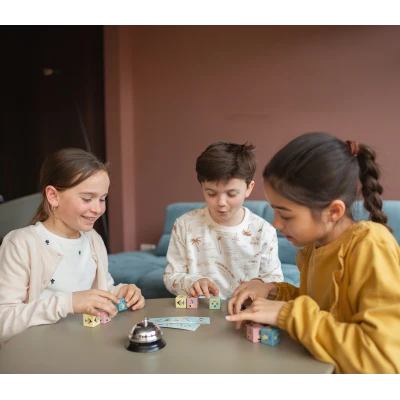 BS Toys Gra dla dzieci Dopasuj kostki gra z dzwonkiem 6+ | Pan Piksel