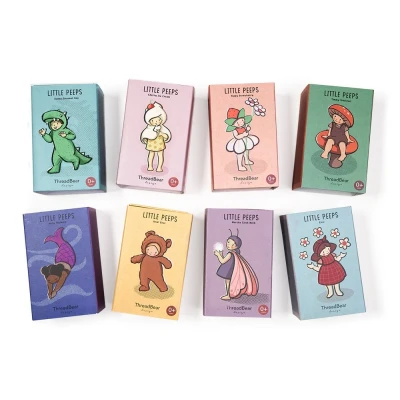 THREADBEAR DESIGN Laleczka w pudełku Dinozaur Danny | Pan Piksel