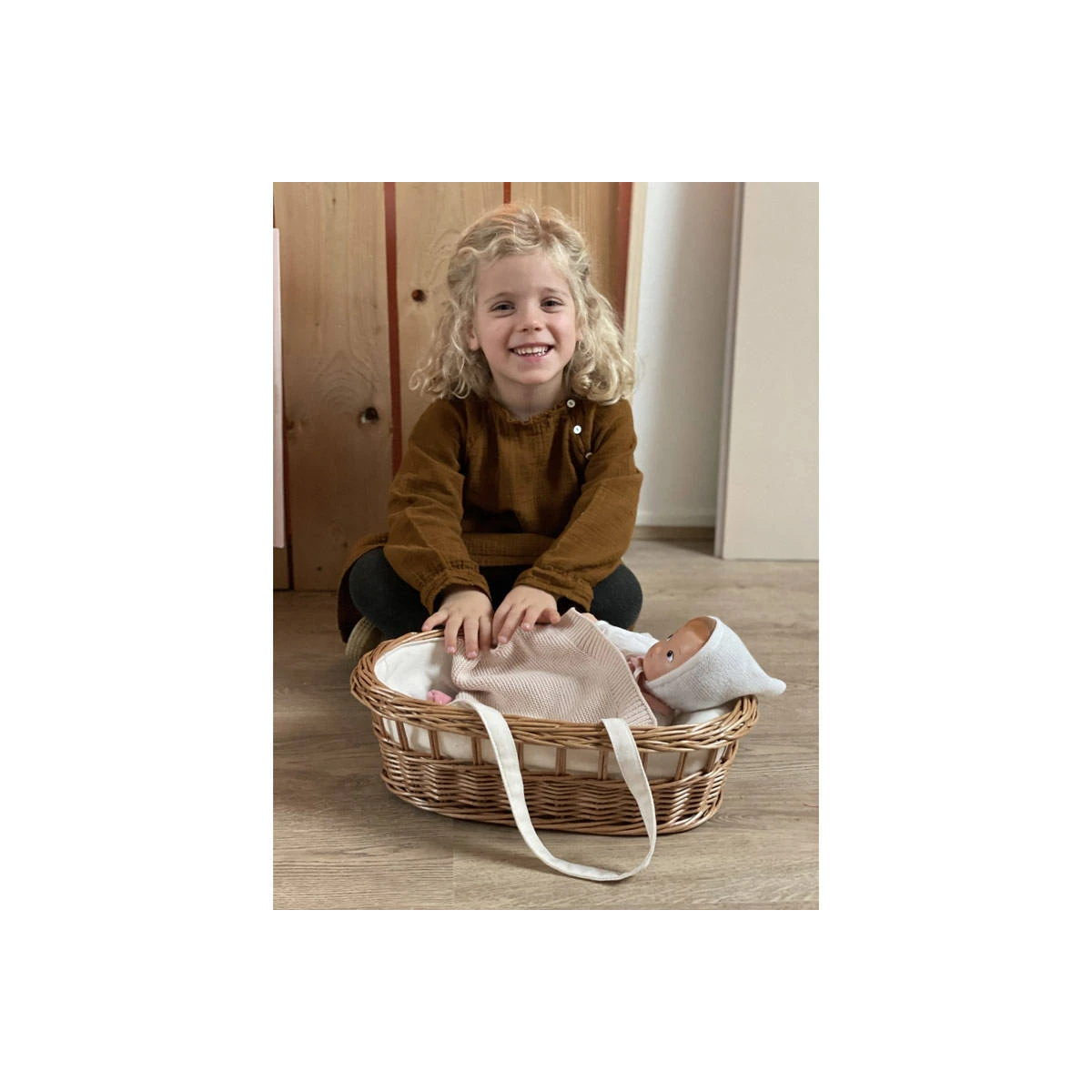 EGMONT TOYS Nosidełko gondola dla lalki z naturalnej wikliny | Pan Piksel