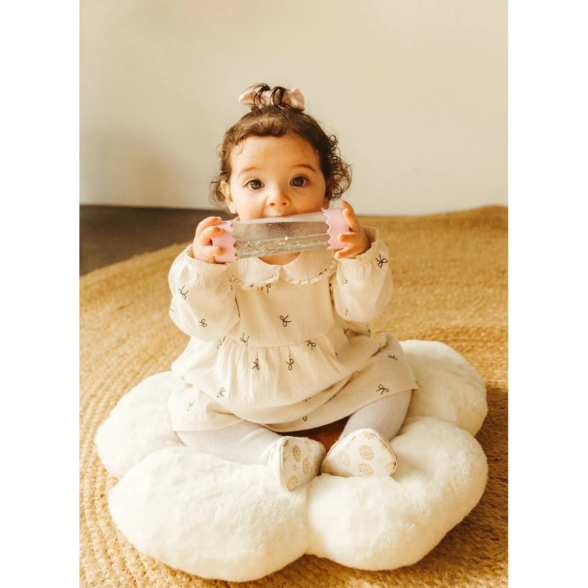 JELLYSTONE DESIGNS Jellystone Sensoryczna butelka dla niemowląt SOFT PINK 0+ wyciszająca przepływowa zamknięta | Pan Piksel