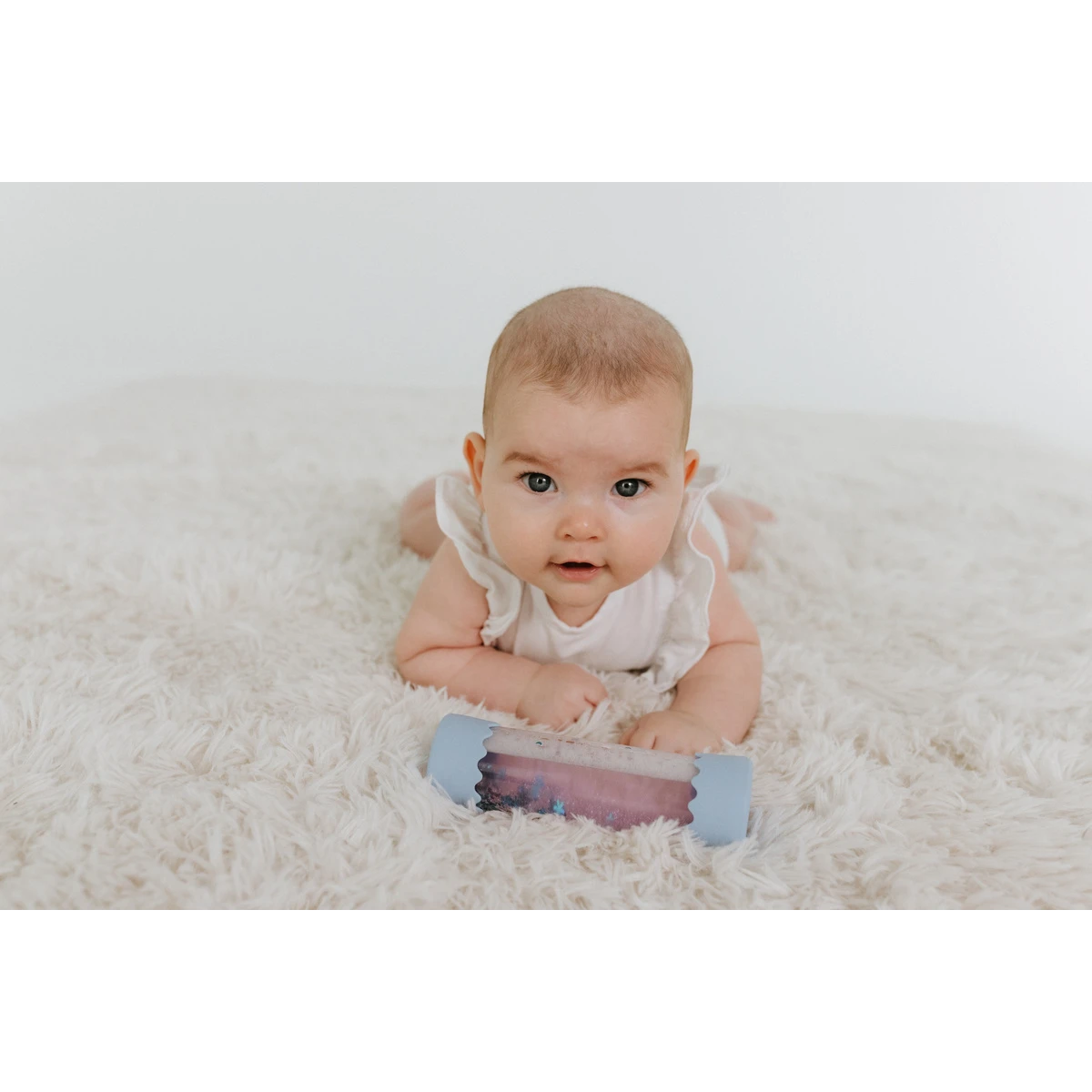 JELLYSTONE DESIGNS Jellystone Sensoryczna butelka dla niemowląt SOFT BLUE 0+ wyciszająca przepływowa zamknięta | Pan Piksel