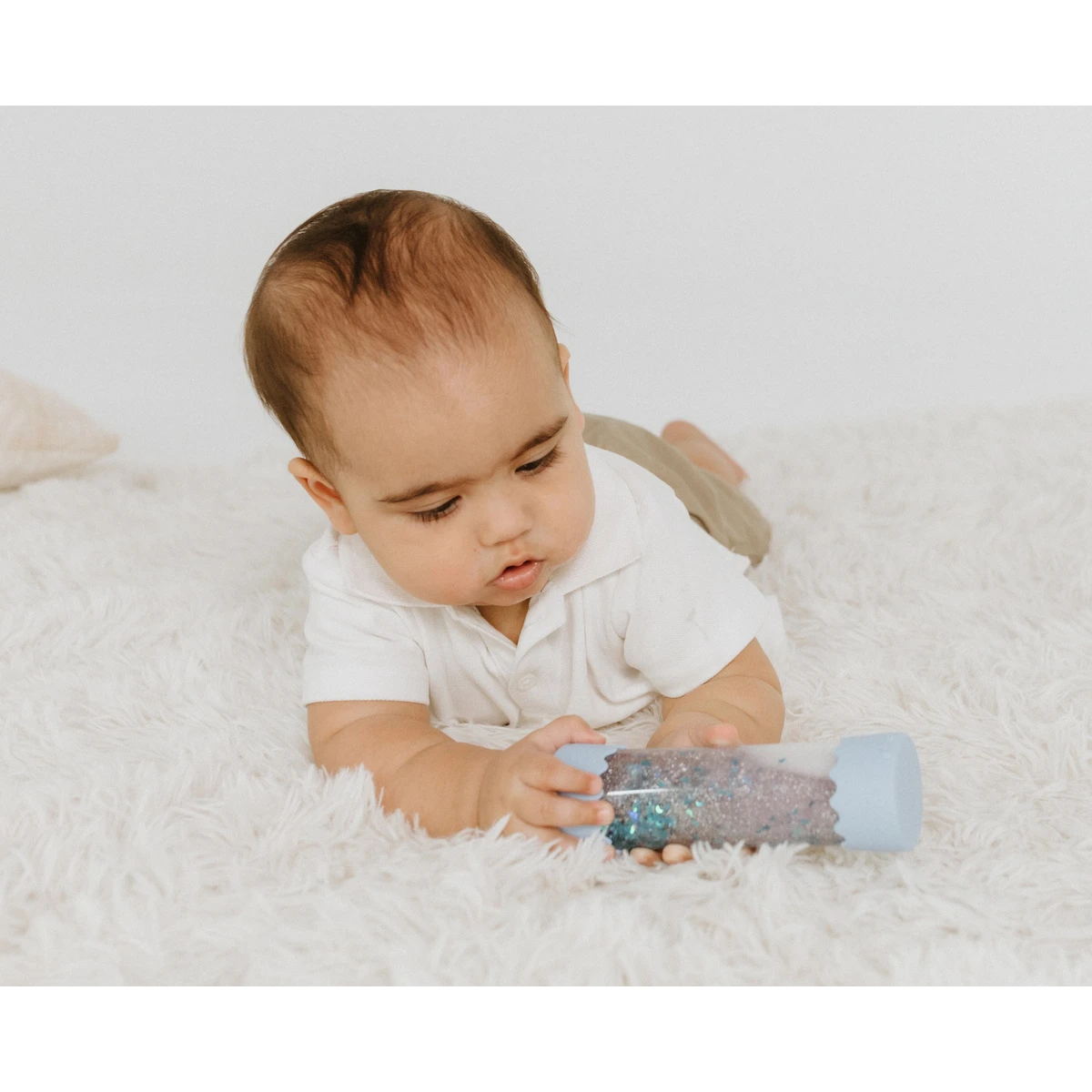 JELLYSTONE DESIGNS Jellystone Sensoryczna butelka dla niemowląt SOFT BLUE 0+ wyciszająca przepływowa zamknięta | Pan Piksel