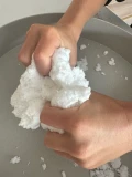 JELLYSTONE DESIGNS Jellystone Sensory Snow Sensoryczny śnieg miękka masa sensoryczna dla dzieci 3+ | Pan Piksel