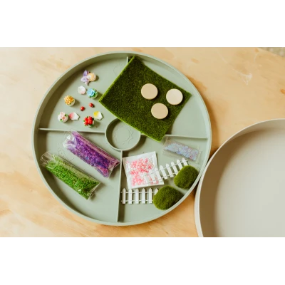 JELLYSTONE DESIGNS Jellystone Zestaw sensoryczny Zaczarowany Ogród wkład do tacki sensorycznej Play Tray | Pan Piksel