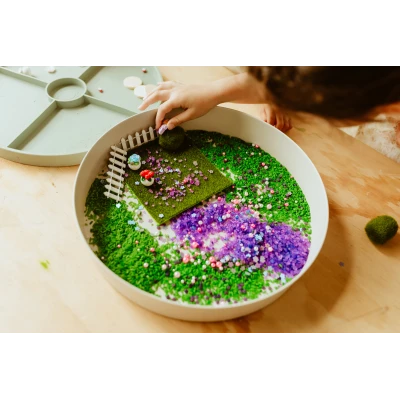 JELLYSTONE DESIGNS Jellystone Zestaw sensoryczny Zaczarowany Ogród wkład do tacki sensorycznej Play Tray | Pan Piksel