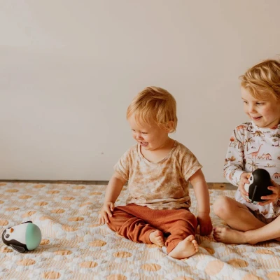 JELLYSTONE DESIGNS Jellystone Wańka wstańka Pingwin soft BLUE | Pan Piksel