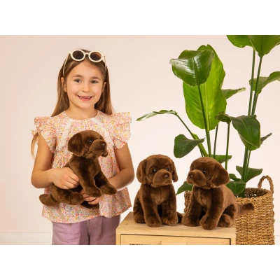 TEDDY HERMANN Maskotka Labrador siedzący ciemnobrązowy 25 cm | Pan Piksel