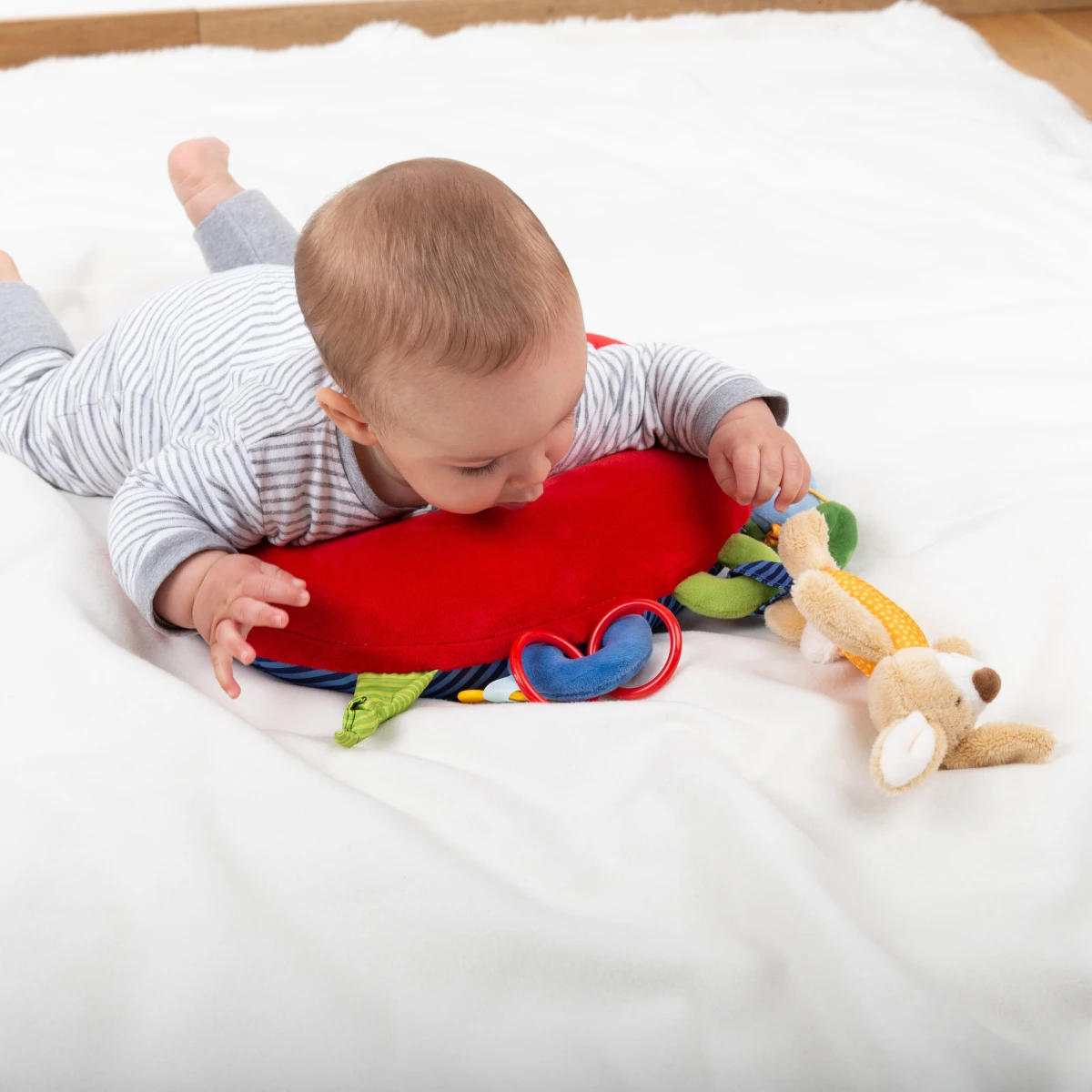 SIGIKID Poduszka do leżenia na brzuszku 37cm zabawka ruchowa grzechotka | Pan Piksel