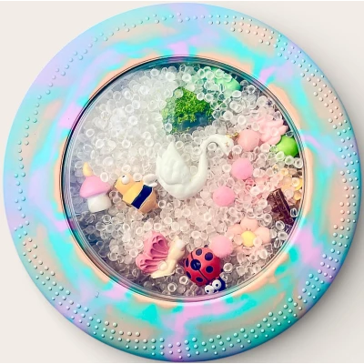 JELLYSTONE DESIGNS Jellystone Sensoryczny dysk z figurkami A-Ku-Ku! Peekaboo motyw Wróżki | Pan Piksel