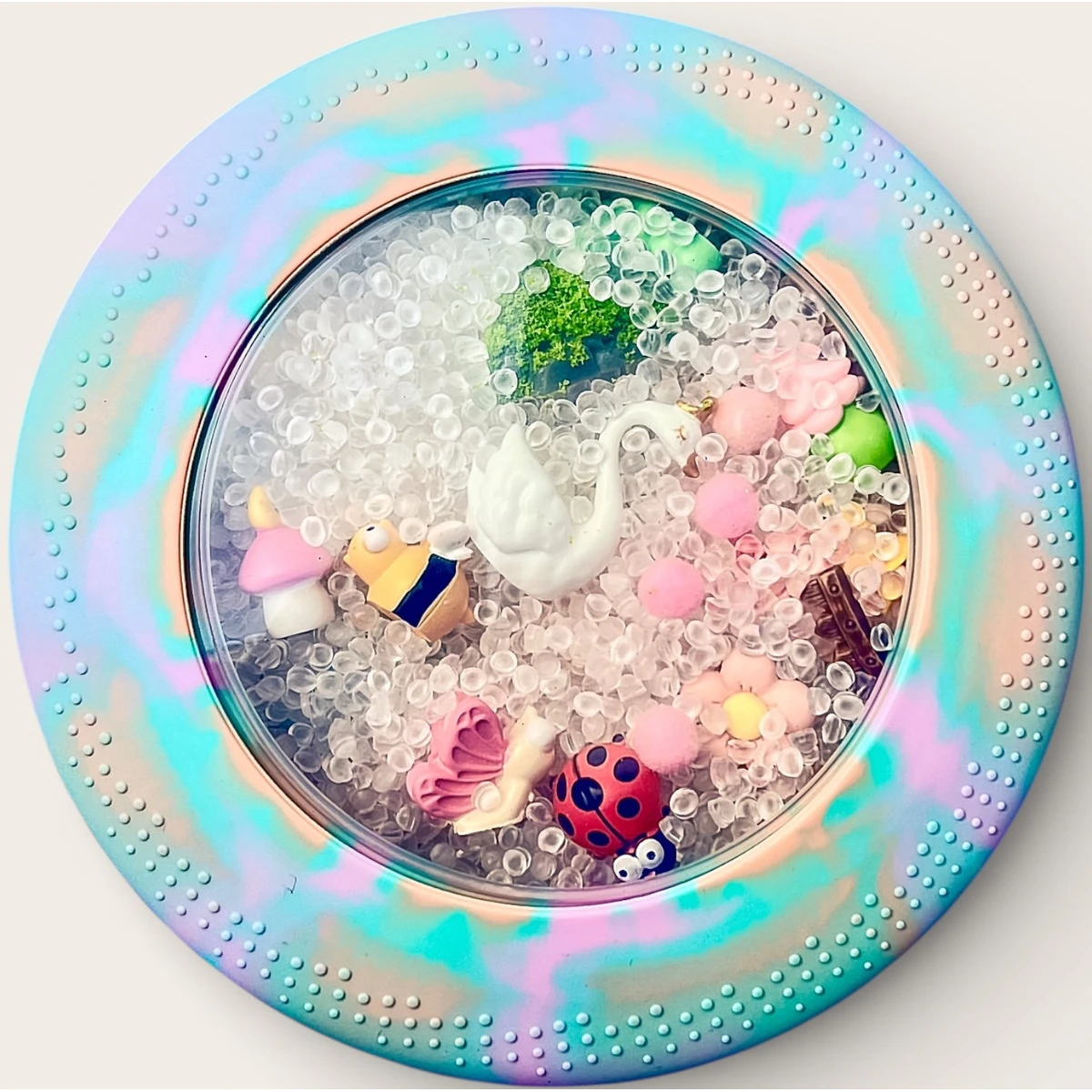 JELLYSTONE DESIGNS Jellystone Sensoryczny dysk z figurkami A-Ku-Ku! Peekaboo motyw Wróżki | Pan Piksel