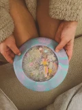 JELLYSTONE DESIGNS Jellystone Sensoryczny dysk z figurkami A-Ku-Ku! Peekaboo motyw Jednorożec | Pan Piksel