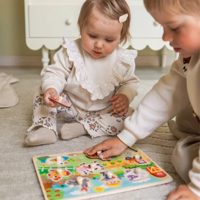 WOOPIE GREEN Drewniane Puzzle Montessori Farma z Pinezkami Do Dopasowania | Pan Piksel