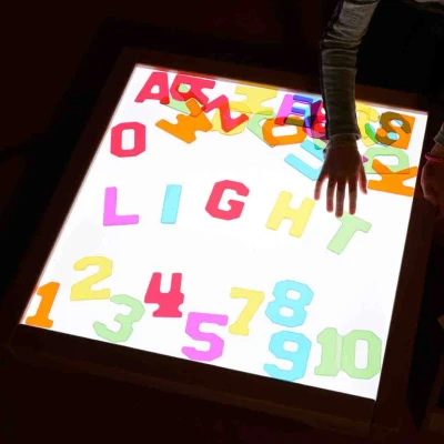 MASTERKIDZ Rama Sensoryczna - Panel LED + Przezroczysta Taca Do Malowania | Pan Piksel