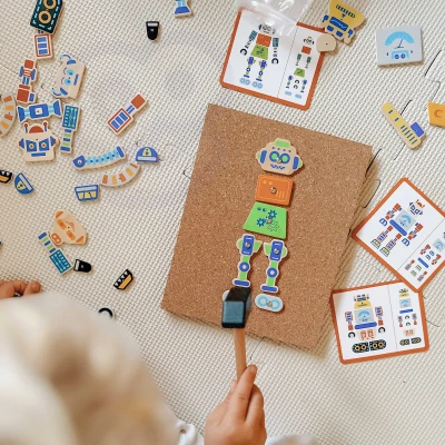 VIGA Drewniana Przybijanka Roboty 45 elementów Montessori | Pan Piksel
