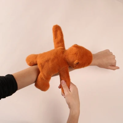 DOUDOU ET COMPAGNIE DOUDOU pluszowa bransoletka slap kapibara Podcoll Histoire d'Ours rudy brązowy
