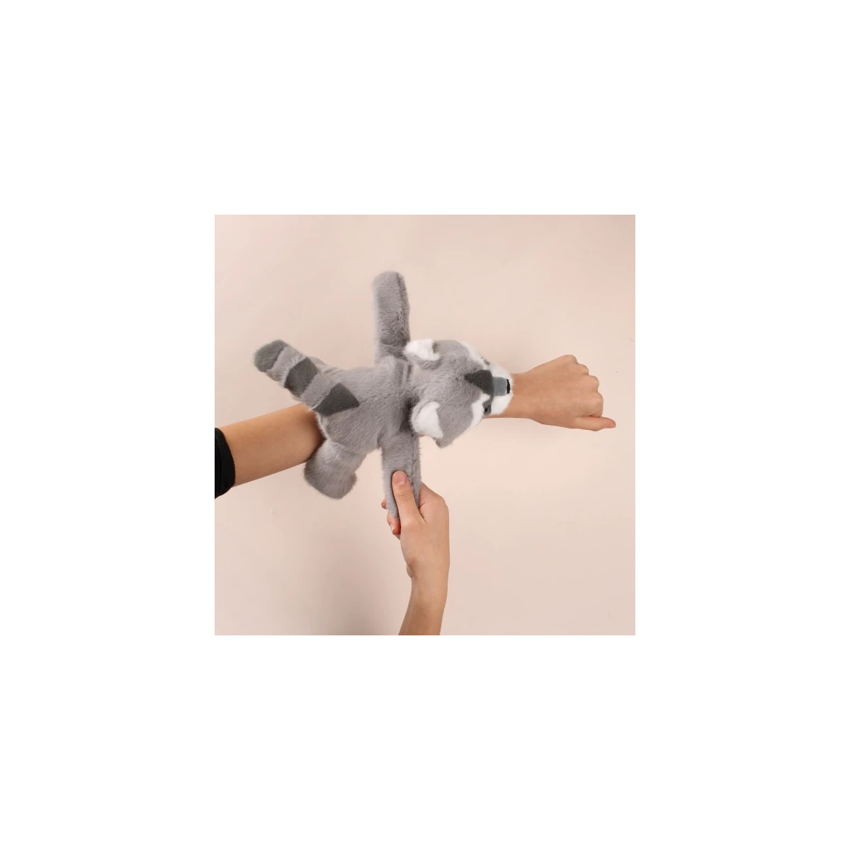 DOUDOU ET COMPAGNIE DOUDOU pluszowa bransoletka slap szop Podcoll Histoire d'Ours szary