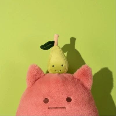 DOUDOU ET COMPAGNIE DOUDOU MIAM! Britney Pear 40 cm różowa gruszka