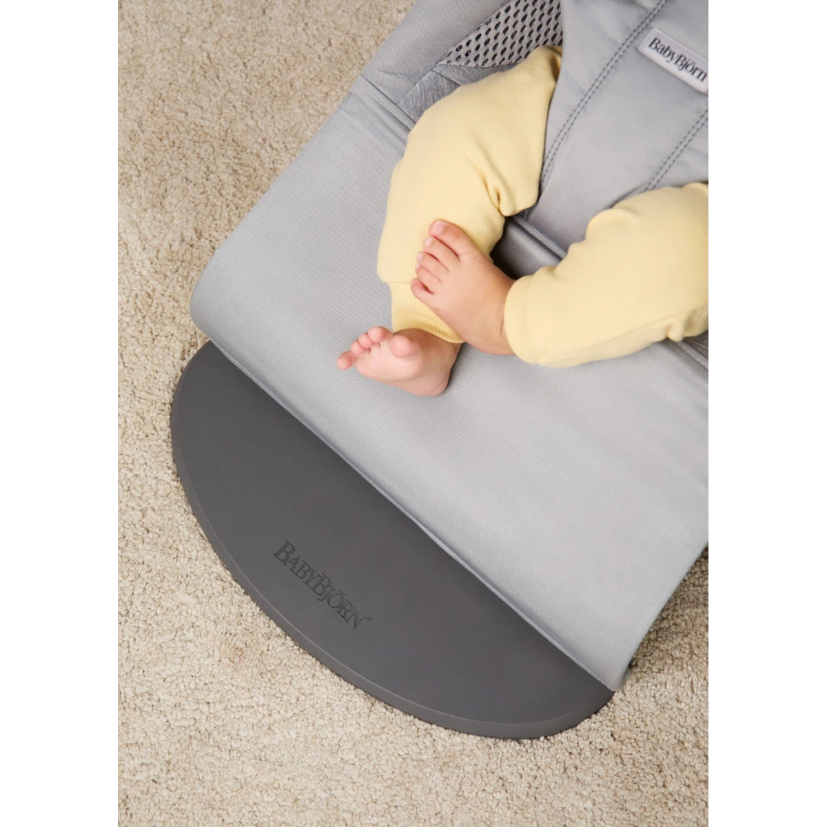 BABYBJORN leżaczek BALANCE SOFT WOVEN/JERSEY Tri Fabric Ciemny Szary + zabawka do leżaczka Googly Eyes