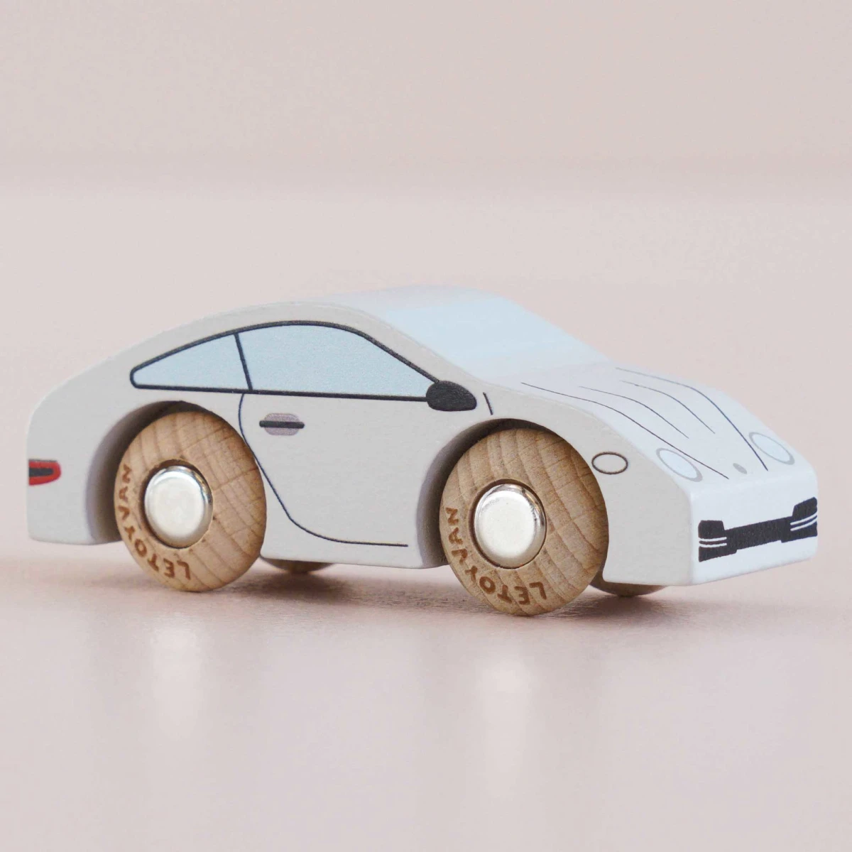 LE TOY VAN Samochodzik Poppy