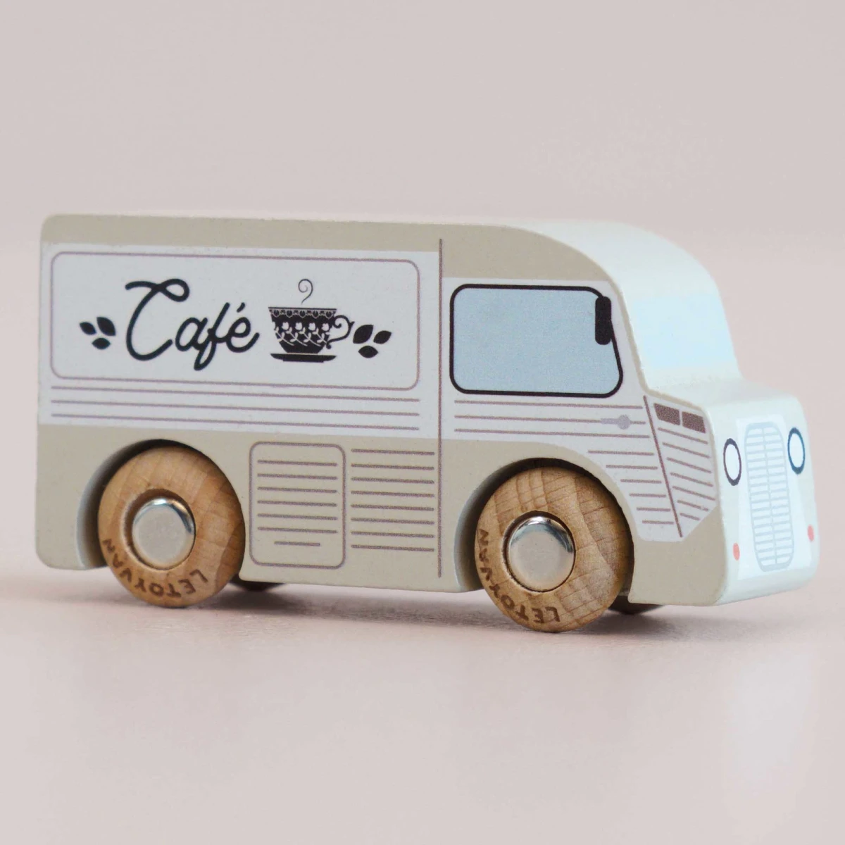 LE TOY VAN Samochodzik Coco