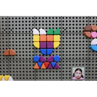 MASTERKIDZ Zestaw Kołeczki w kształcie figur geometrycznych 64szt do tablic STEM | Pan Piksel